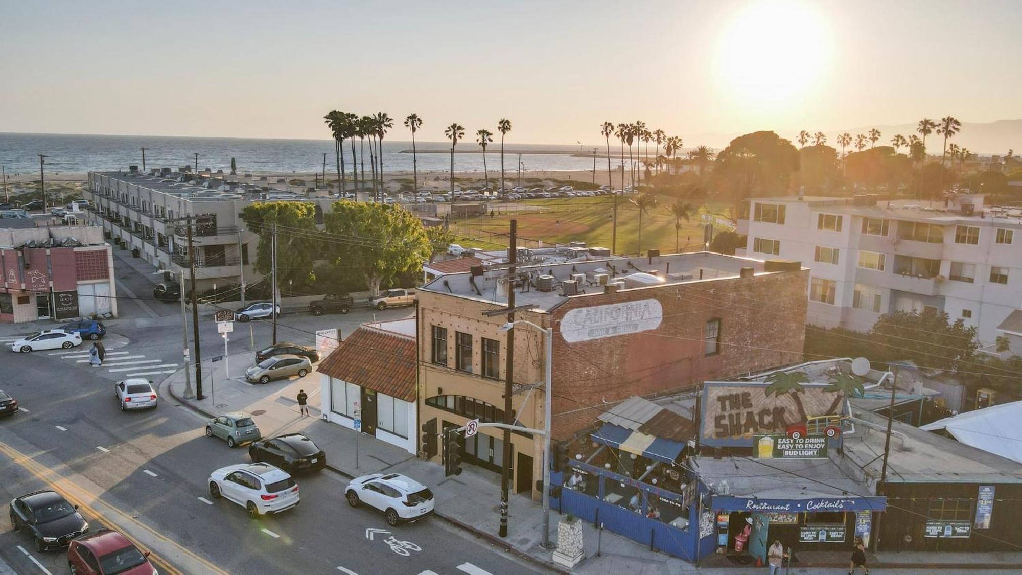 Culver Lofts B By Avantstay Steps To The Restaurants Modern Holiday home *